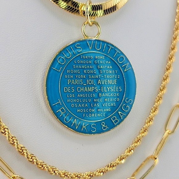 LV Trunks and Bags Zipper Pull Charm Teal Gold - Picture 3 of 8